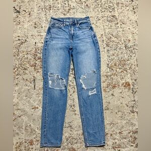 AMERICAN EAGLE strigid Mom Jeans size 0 destroyed distressed